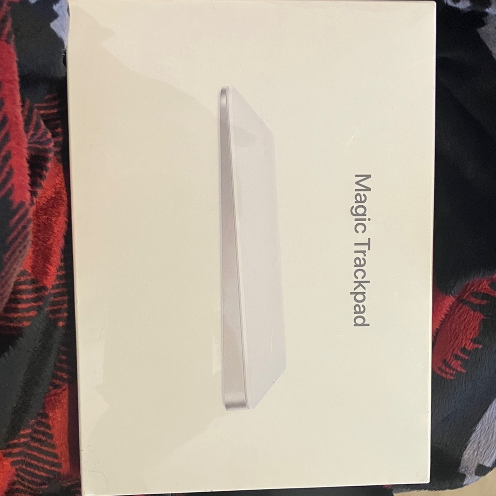 Apple Magic Trackpad in White and Silver